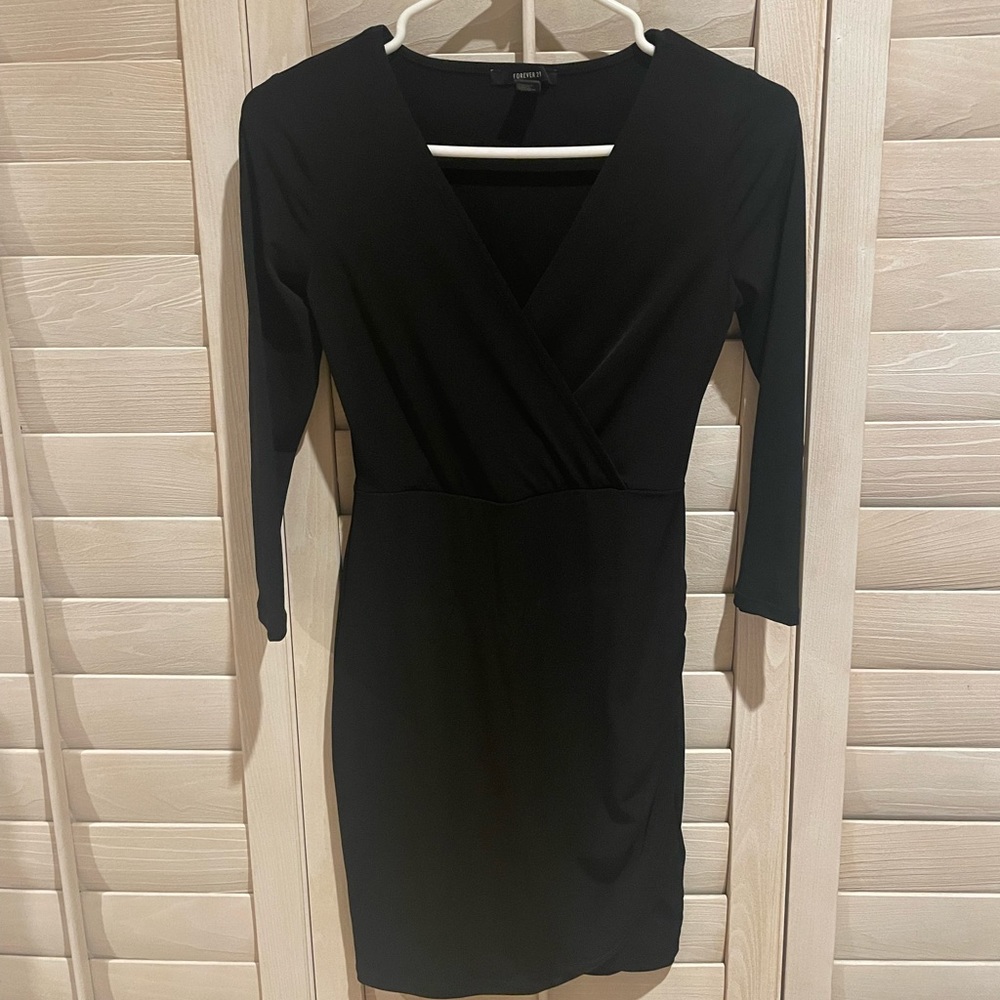 NEW F21 V-Neck black bodycon mini dress